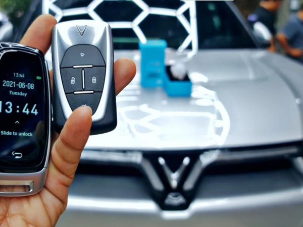 Làm chìa khóa xe Vinfast